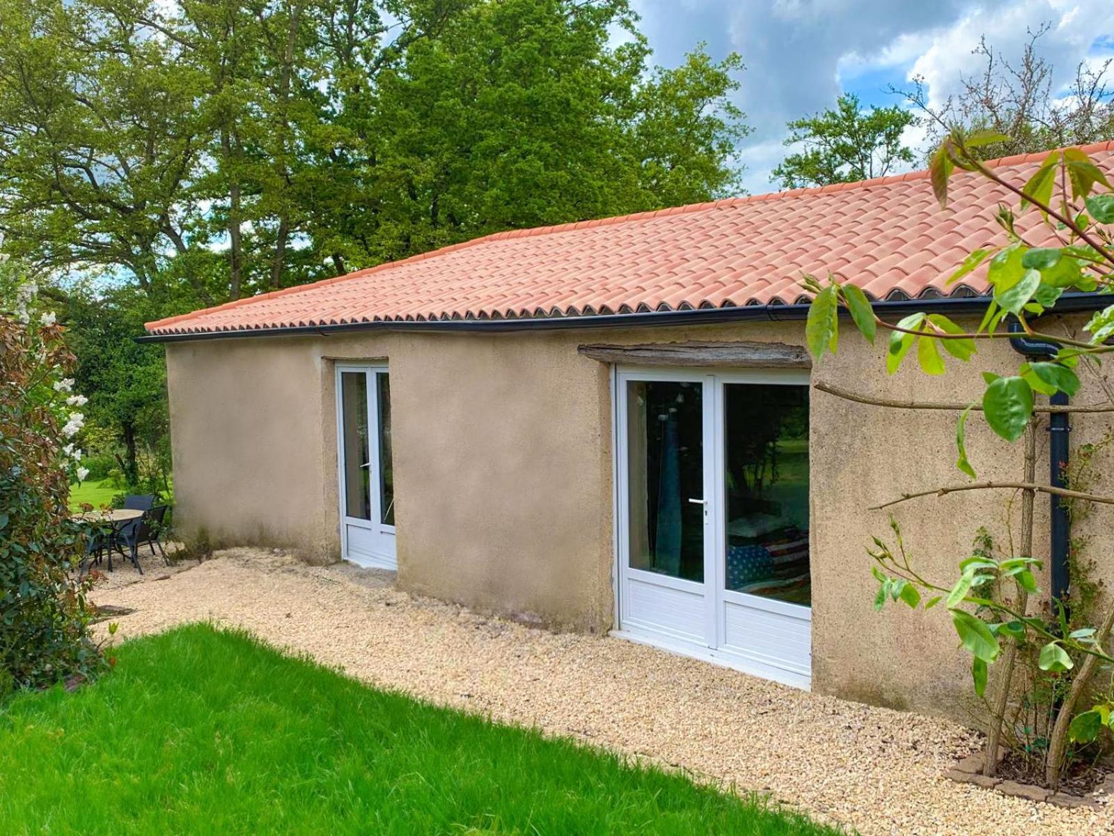 Le Clos Des Ecorcins - Terrasse - Parking Prive Holiday home *